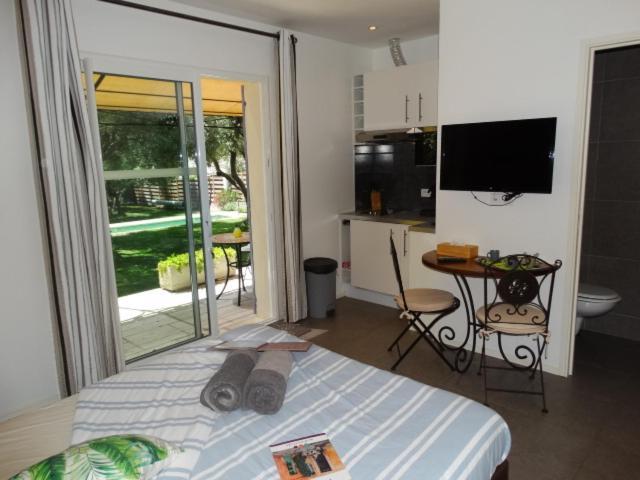 En Le Clos De La Cerise Apartment